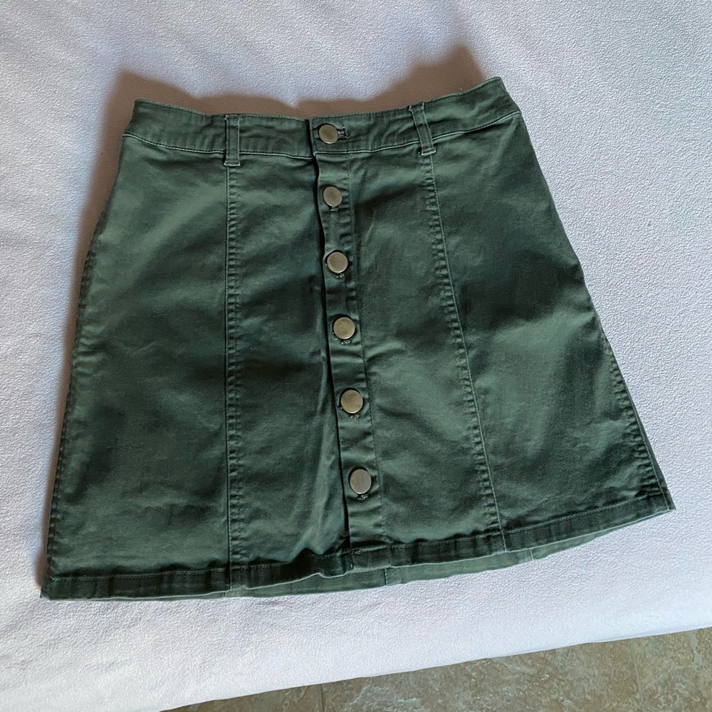 Green Buttoned Mini Skirt!!